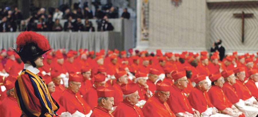 El Papa pide a los cardenales mayor disponibilidad para Cristo y la comunidad Durante la celebración eucaristíca en la solemnidad de la Cátedra de San Pedro