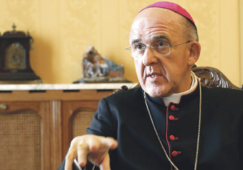 El Arzobispo invita a los párrocos a responder al  cuestionario del Papa sobre desafíos pastorales de la familia Con los movimientos familiares, no para una revisión doctrinal, sino para reflejar realidades o propuestas