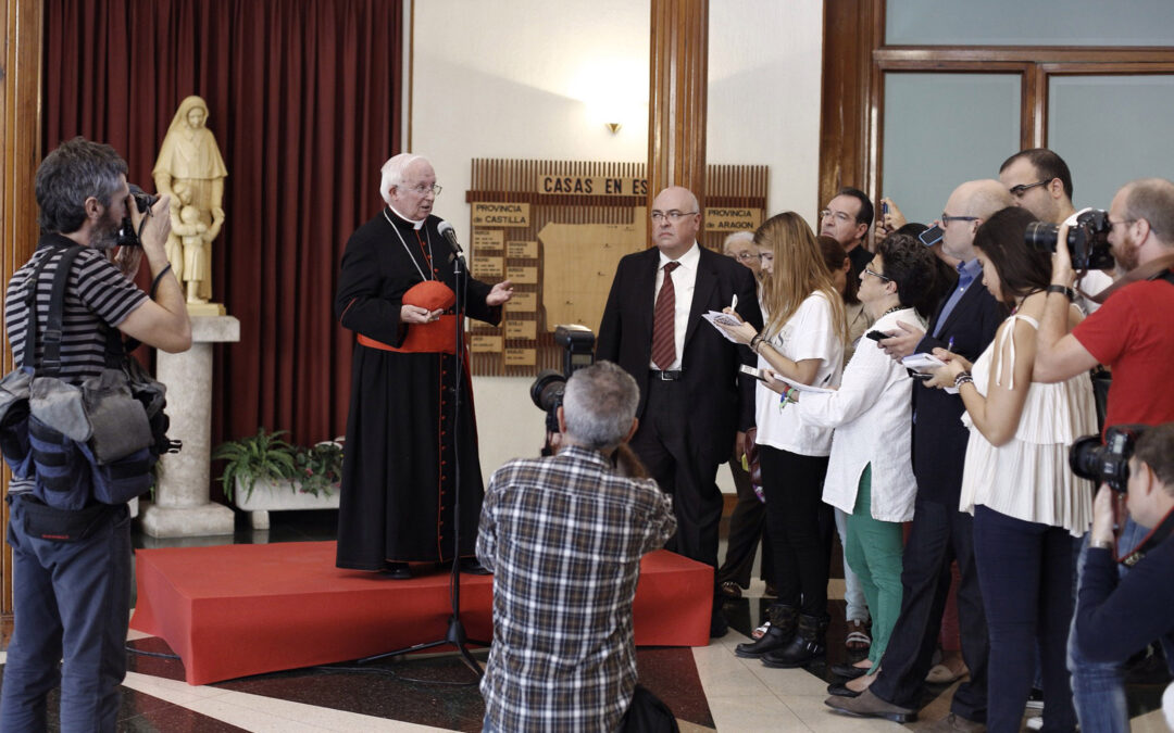 El cardenal Cañizares expresa su "gran admiración" por la labor de los medios de comunicación "en favor del bien común" En un encuentro con periodistas, afirma que “quiero ser, como Don Carlos, el arzobispo de los jóvenes”