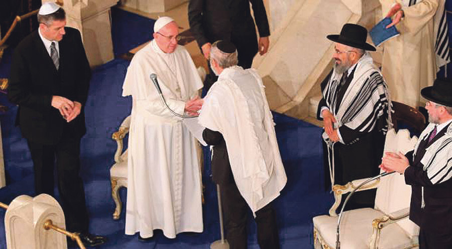 Histórica visita del Papa a la sinagoga de Roma: “¡Somos hermanos en la fe!” Francisco pide profundizar en “la confianza y amistad recíproca”
