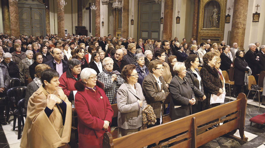 “La adoración eucarística es prioritaria, potenciadla” El cardenal Cañizares, durante la Asamblea Diocesana de la Adoración Nocturna Femenina Española celebrada en la iglesia de El Salvador