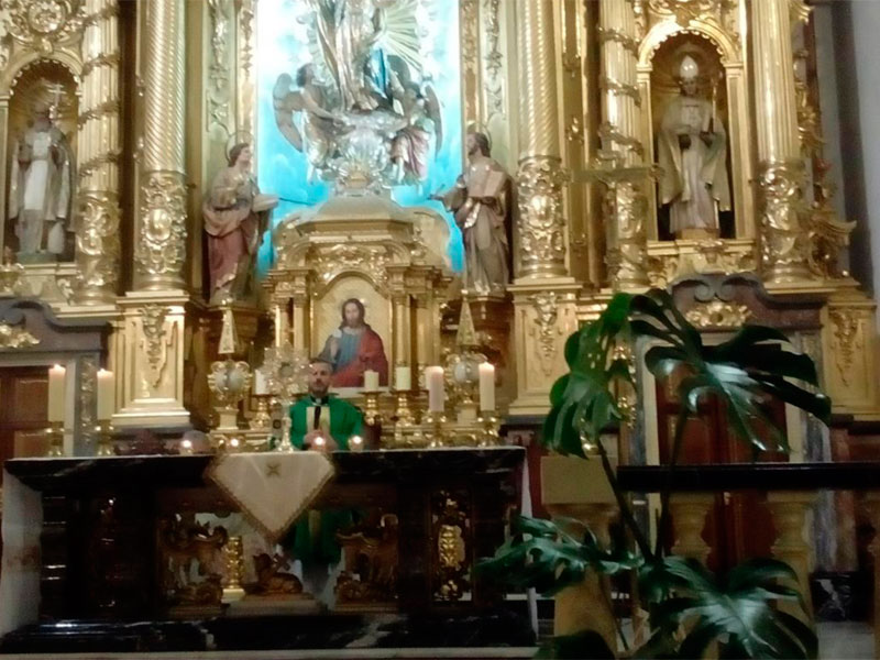 La Adoración Nocturna de Benaguasil honra a San Juan de Ribera Con una misa en la que recordaron a su titular