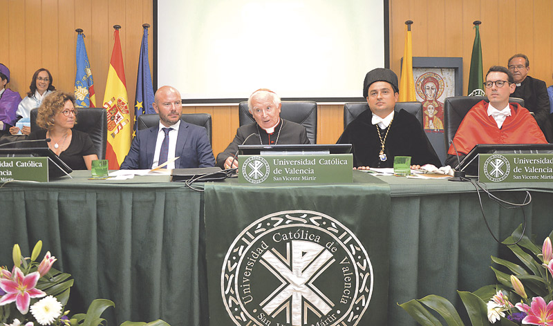 Cardenal Cañizares: "Nace el Campus UCV como referencia de los nuevos tiempos" El Gran Canciller preside la apertura de curso, donde se anuncia que se concederá la distinción Doctor Honoris Causa a Adolfo Suárez y dos infraestructuras de vanguardia: el Centro de Simulación Clínica y el Centro Médico de Alto Rendimiento Deportivo