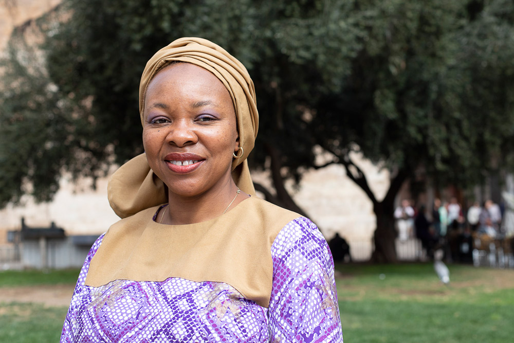 “Sacamos a niñas de la  marginalidad con la mejor  herramienta, la educación” Entrevista a la doctora Ozo Ibeziako, premio Harambee 2019 a la ‘Promoción e igualdad de la mujer africana’