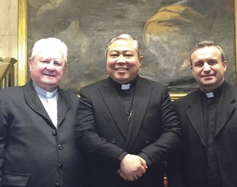 Mons. Javier Salinas presenta al Nuncio  del Papa el Congreso de Laicos 2020