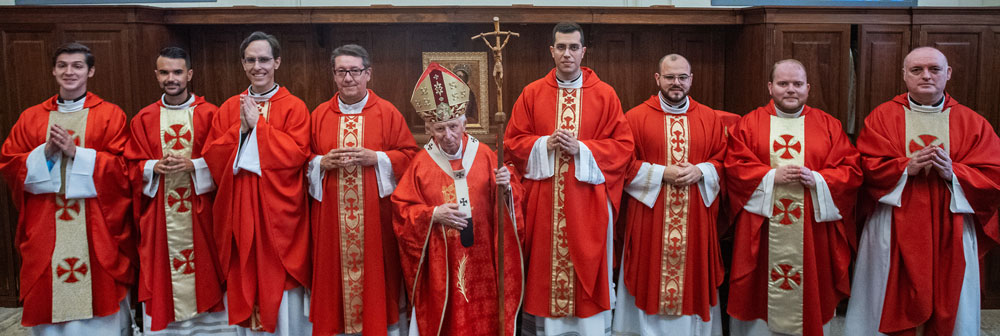 Ocho nuevos sacerdotes para ser “testigos de Dios y poner en práctica su misericordia”La Catedral acoge la celebración de dos ordenaciones sacerdotales con el aforo permitido completo