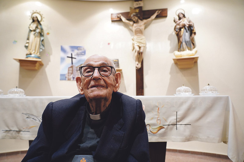 El cura valenciano más longevo: “Entré en el Seminario en 1934” José Peiró, 98 años, discípulo de mártires, ordenado en 1947 y entusiasta del Papa