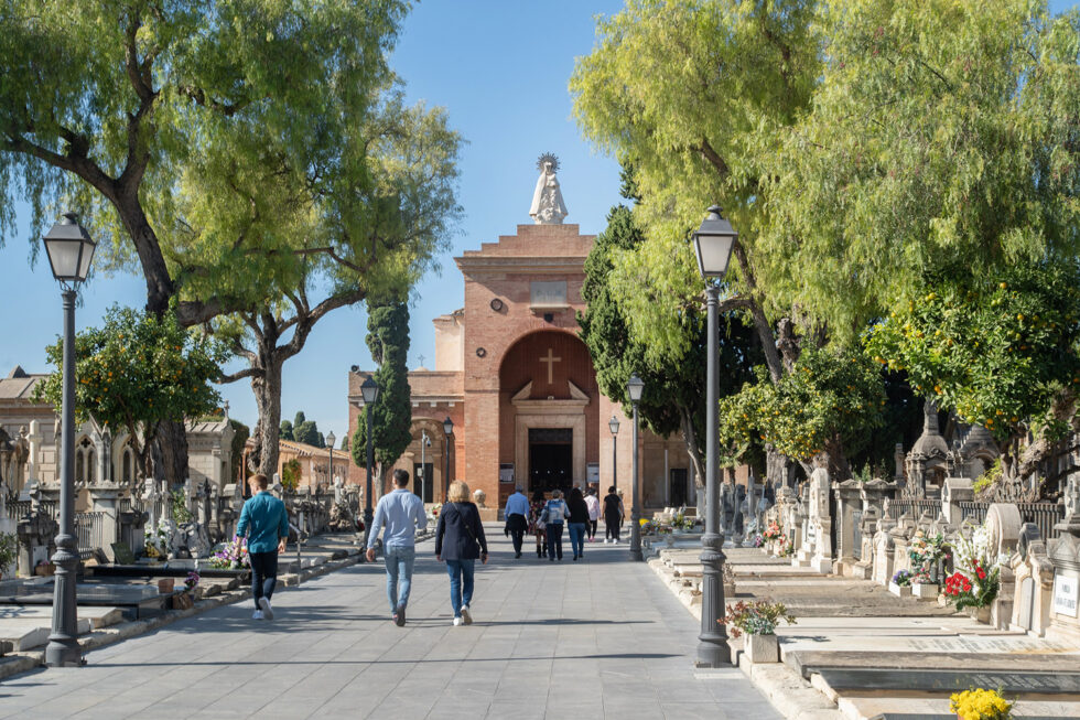 Así Vuelven A La Normalidad Cementerios De Ciudades Y Pueblos ...