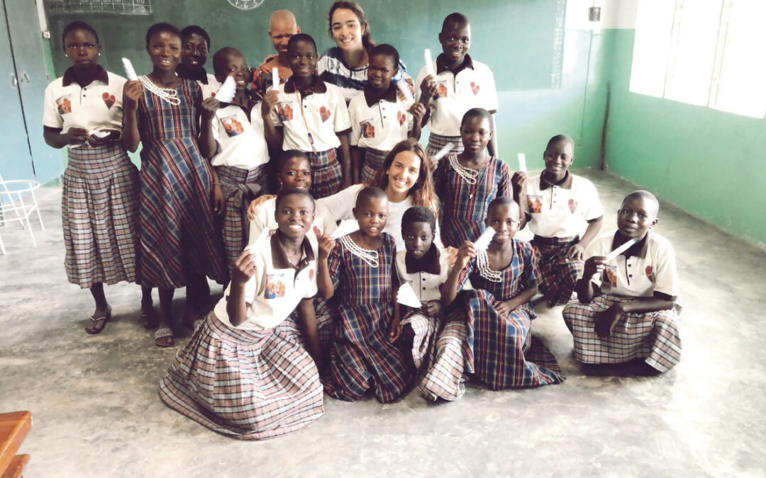 «Se pueden conseguir milagros a través de la entrega» Sarah y Belén, dos universitarias valencianas, cuentan a PARAULA su experiencia de voluntariado con las Hermanas Terciarias Capuchinas en Benín