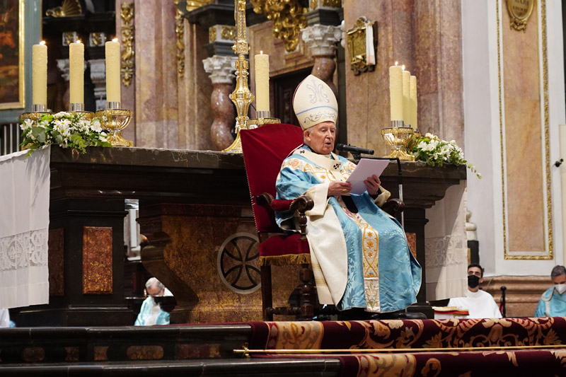 El Cardenal: «La fe en Dios no limita la libertad. ¡La engrandece!»  Al término de la misa, renovó la promesa al voto inmaculista