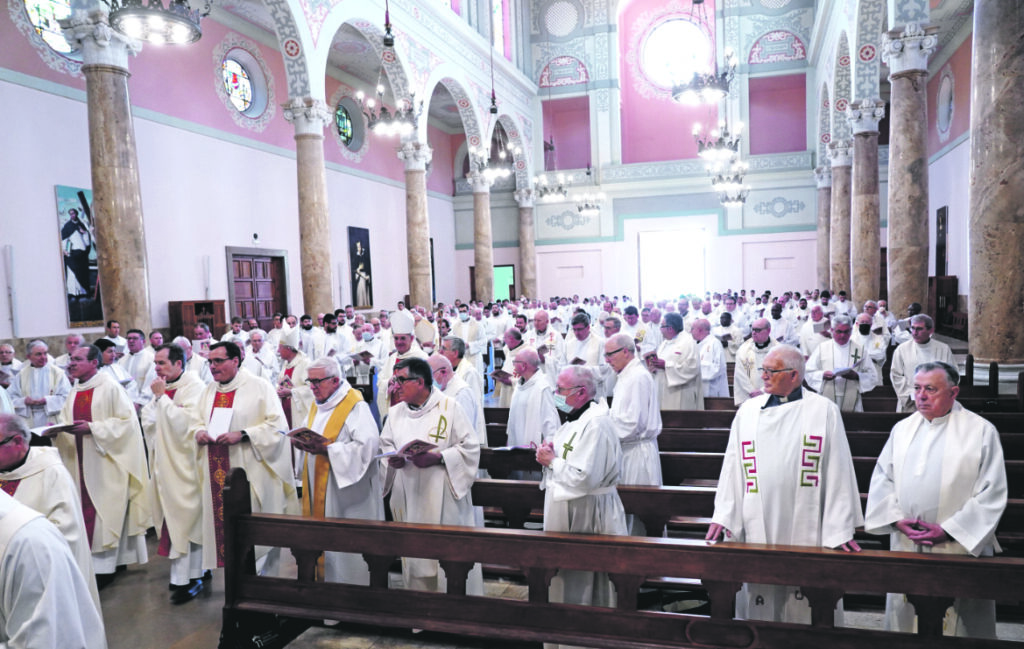 Presentada la gran misión diocesana propuesta por el Sínodo Más de 300 sacerdotes asistieron al homenaje por la celebración de los 25, 50 y 70 años de ordenación