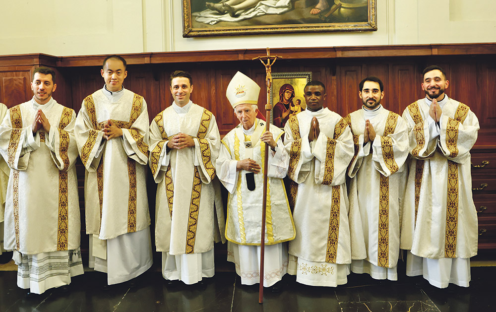 Seis seminaristas reciben su ordenación diaconal en la Catedral Este sábado, cuatro laicos serán ordenados diáconos permanentes