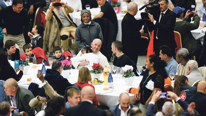 Francisco: “Por mis 10 años como Papa, regálenme la paz” Los medios de comunicación vaticanos presentaron “Popecast”, un podcast en el que el Papa ofrece una mirada sobre los diez años de Pontificado