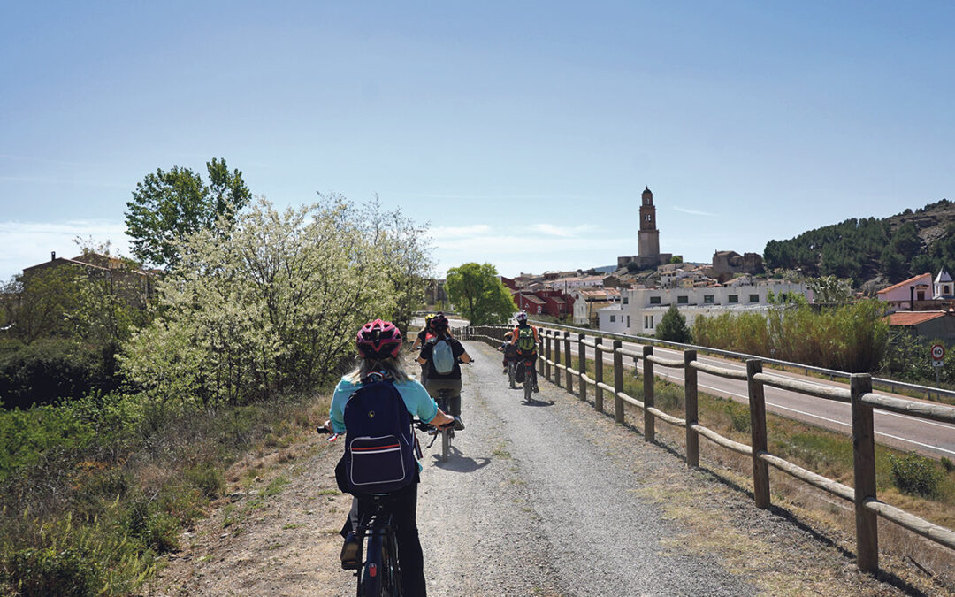 De ruta hacia el Santo Cáliz   La Ruta del Grial, promovida por Turisme Comunitat Valenciana, nos permite peregrinar hacia ella y descubrir un camino de espiritualidad, naturaleza, arte, cultura y deporte que transcurre en 120 kilómetros