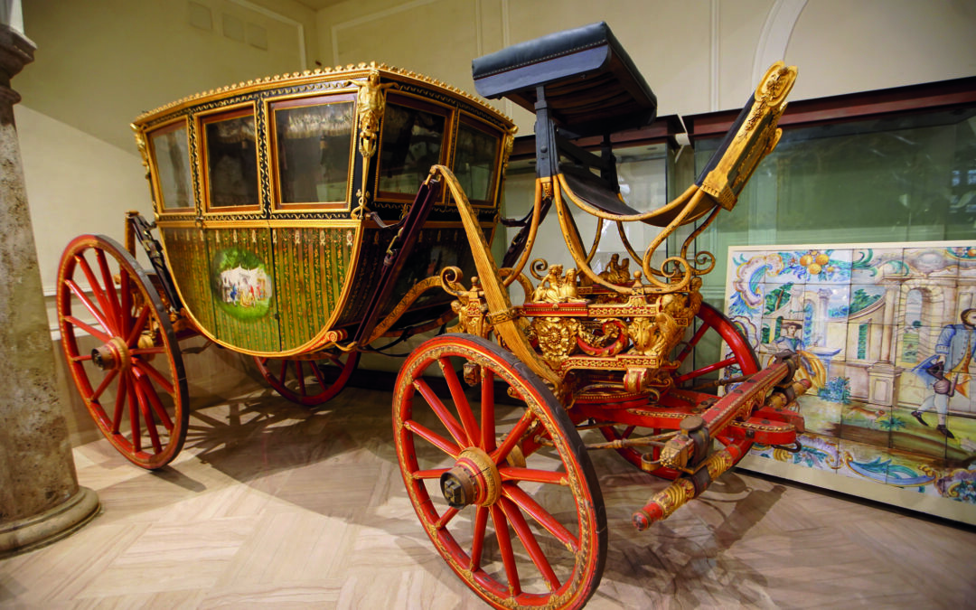 Cien años de la última salida de la carroza del Marqués de Llanera   La berlina, del siglo XIX, está expuesta en el Museo Nacional de Cerámica con sede en Valencia