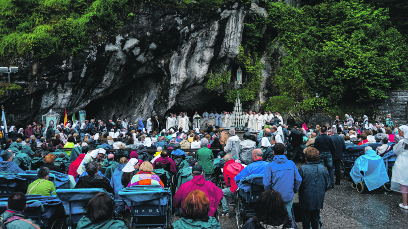 El lugar de los pequeños milagros Más de mil peregrinos valencianos, en Lourdes
