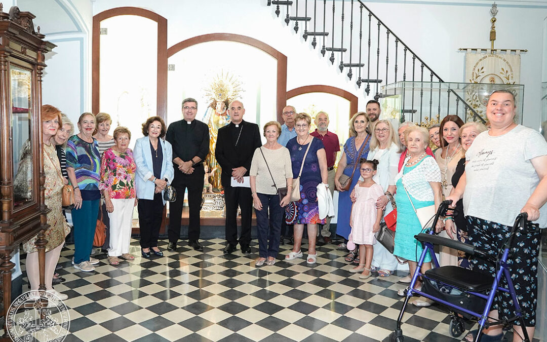 La Corte de Honor de la Virgen de los Desamparados entrega a MAIDES la recaudación del concierto benéfico de la Catedral