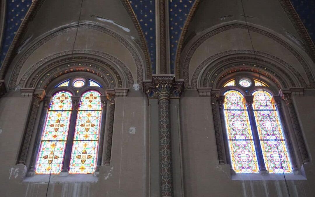 Restauradas siete vidrieras de la Iglesia Jesuitas Valencia Los trabajos evidencian cristaleras policromadas instaladas en diferentes épocas
