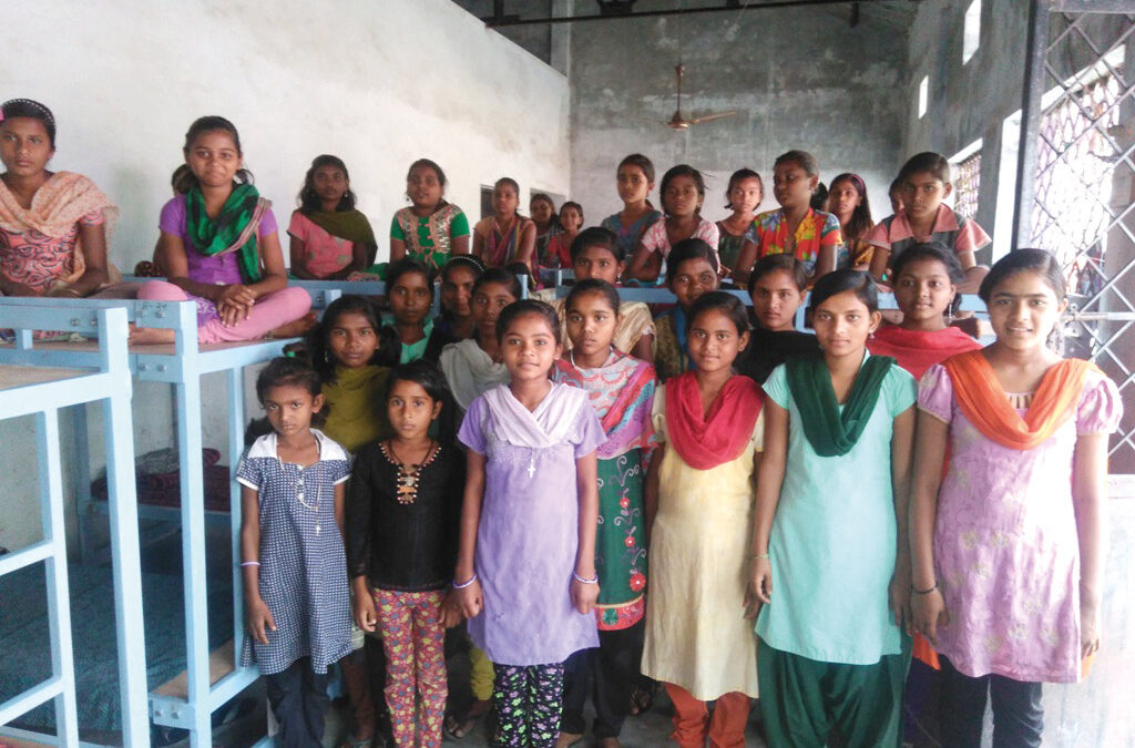 Manos Unidas Valencia mejora un internado para niños tribales en India Beneficia a 350 alumnos que residen en el recinto y pueden asistir a la escuela, la única en la zona de Madhupur, al nordeste de India
