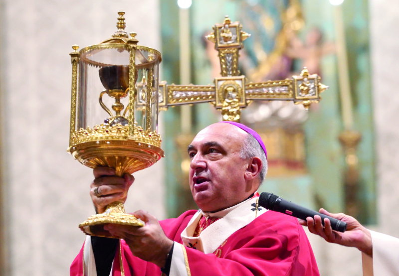 “Esta preciada reliquia nos recuerda que el tesoro más grande de la Iglesia es la Eucaristía” Fiesta anual del Santo Cáliz