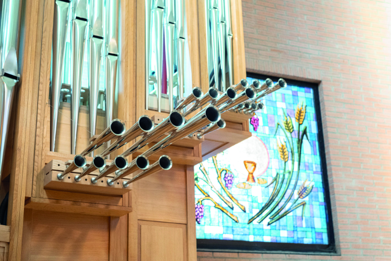 La música al servicio de la liturgia La parroquia de Santa Cecilia bendice su nuevo órgano con sonoridad y timbres que permiten la interpretación de un amplio repertorio